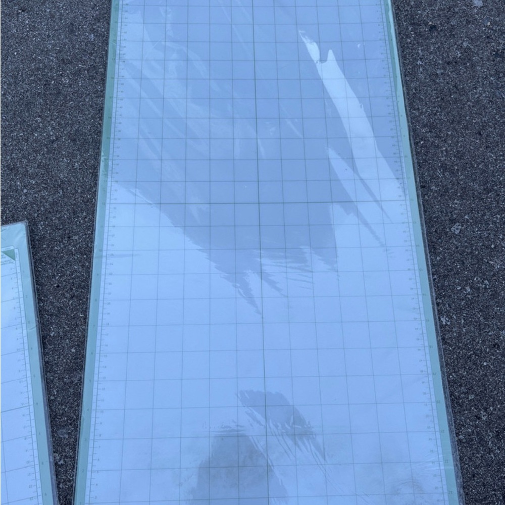Cricut cutting mats x2 and bonus.